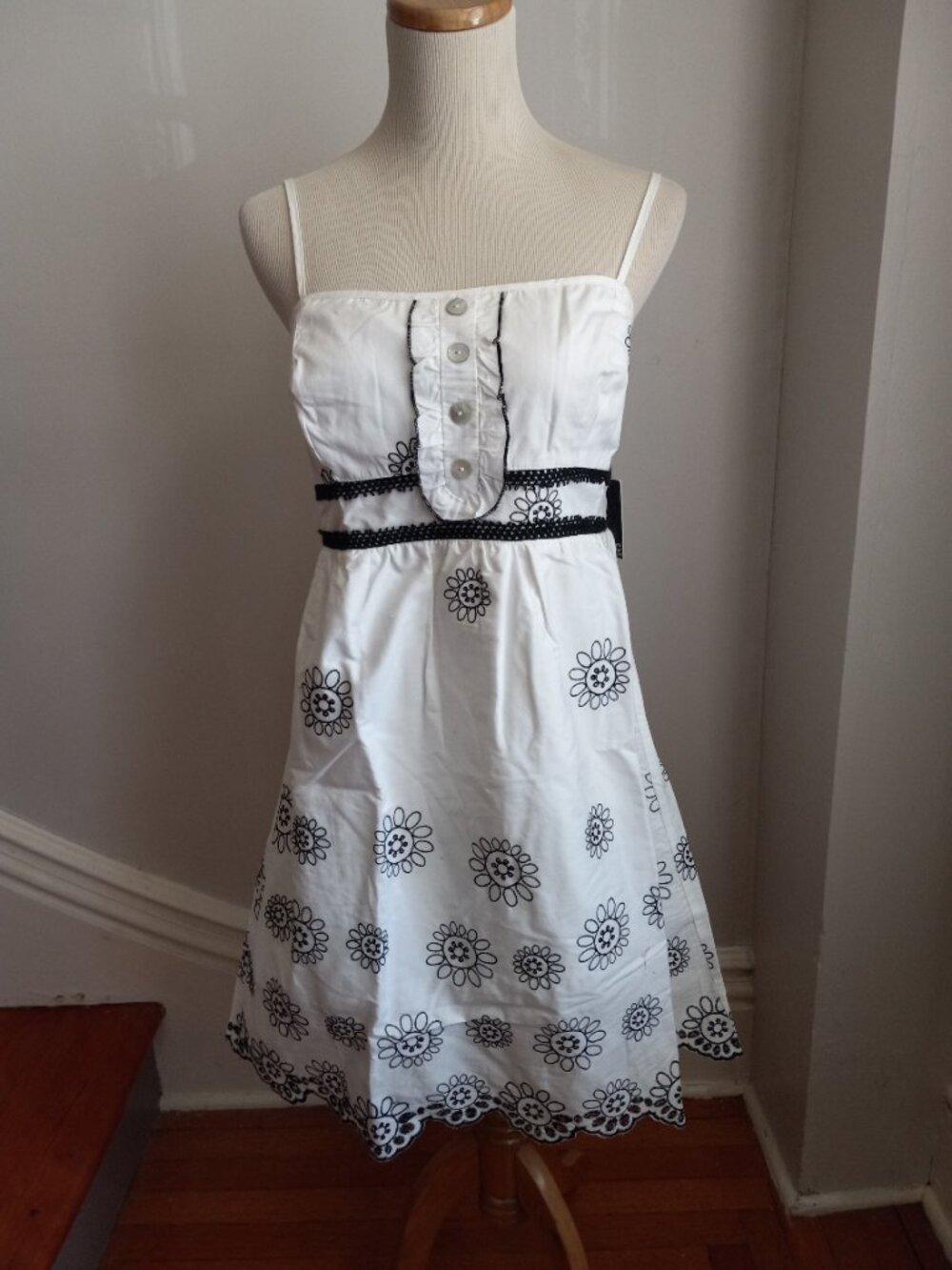 ZINC WHITE BLACK EMBROIDERED COTTON SUMMER DRESS NWT L